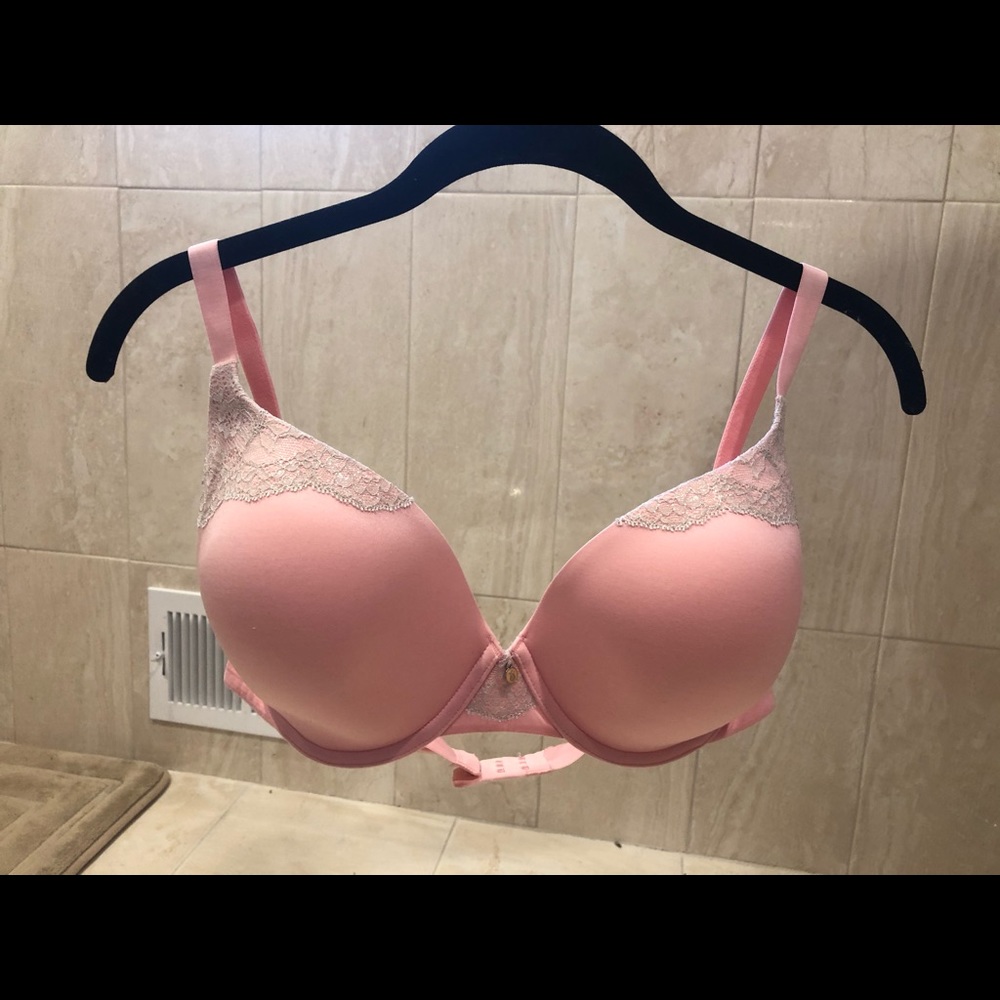 BRAND NEW VS bra NWOT